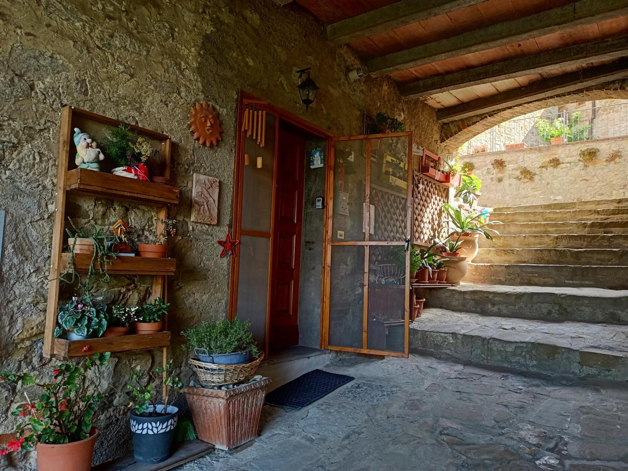 Il Borgo Antico Villa Monte del Lago Luaran gambar